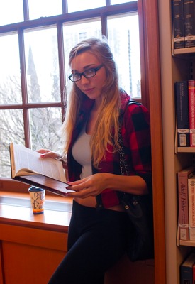 Kendra Sunderland Photo 12 of 18