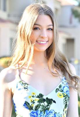 Sylvie Sterling Photo 7 of 14