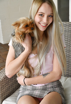 Lily Larimar Photo 7 of 11