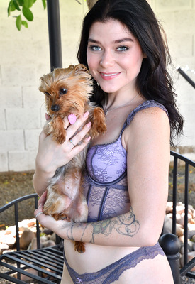 Katerina Deville Photo 6 of 11