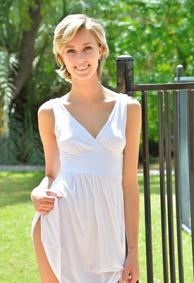 Haley Reed Photo 1 of 13