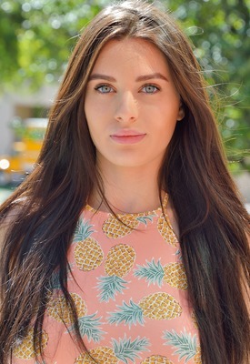 Lana Rhoades Photo 5 of 20