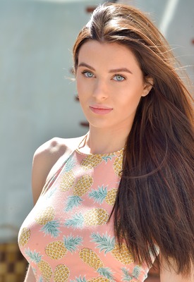 Lana Rhoades Photo 14 of 17