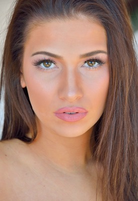 Olivia Nova Photo 13 of 13