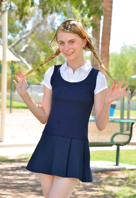 Charlotte Carmen Photo 3 of 6