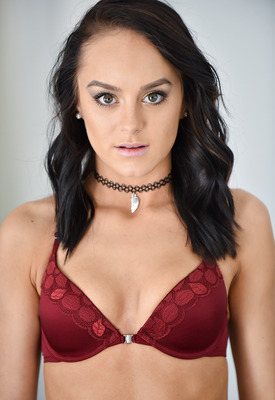 Kylie Martin Photo 2 of 8