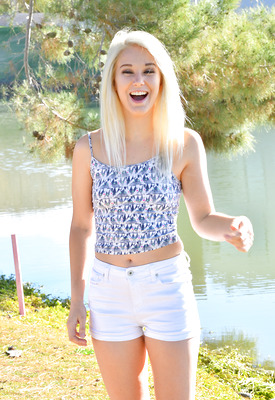 Lexi Luv Photo 5 of 12