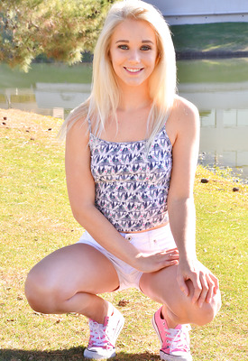 Lexi Luv Photo 9 of 12