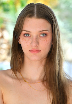 Olivia Madison Photo 3 of 10