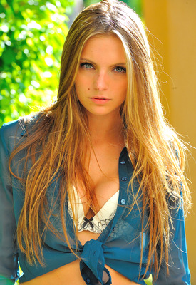 Laurie in Her Stunning Eyes by FTV Girls