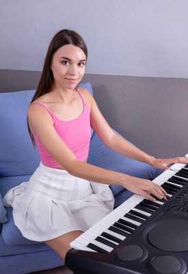 Mercedes Photo 17 of 17