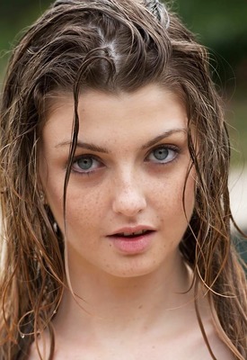 Staci Silverstone Photo 5 of 6