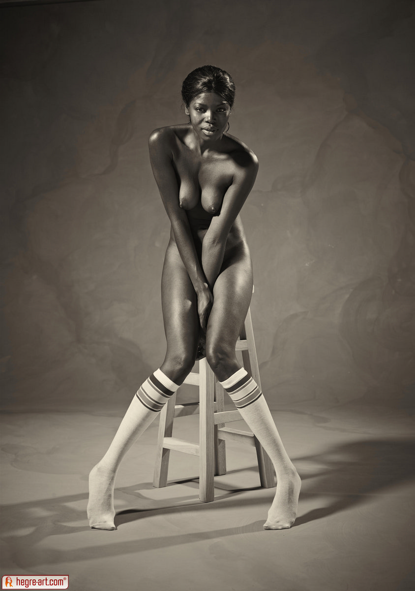844px x 1200px - Ebony Goddess Simone Shows Athletic Body in Classic Nudes by Hegre-Art |  Erotic Beauties