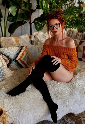 Lacy Lennon Photo 3 of 9