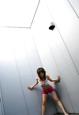 Azumi Harusaki Photo 8 of 11