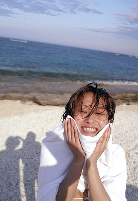 Nao Yoshizaki Photo 7 of 9