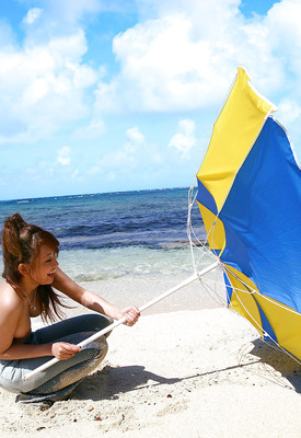 Nao Yoshizaki Photo 2 of 9