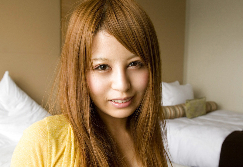 Momo Himeno Photo 1 of 1