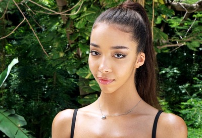 Lia Lin by In The Crack