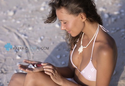 Katya in Nacked Day With Kitty by Katya Clover Official