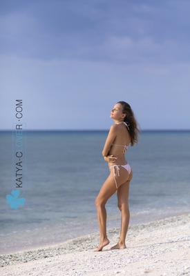 Katya in Nacked Day With Kitty by Katya Clover Official