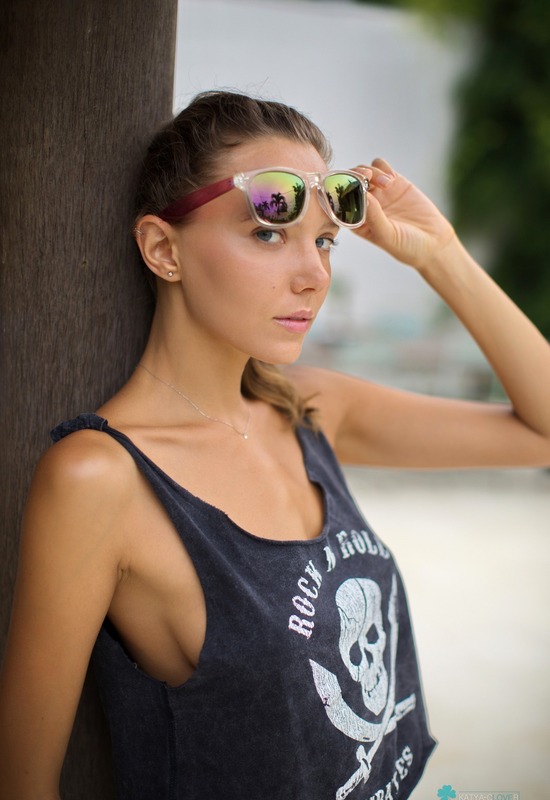 Katya Clover in Strong Babe