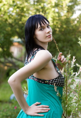 Lo Lynn Photo 2 of 3