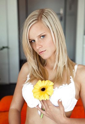 Marry Queen Photo 18 of 20