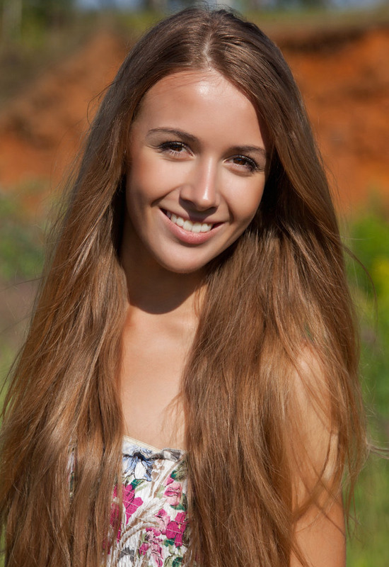 Lina Diamond in Laisvas by Met-Art