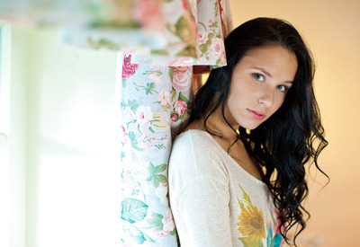 Diana G in Courbe by Met-Art