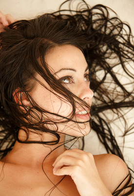 Lorena Garcia Photo 2 of 20