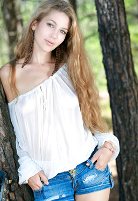 Genevieve Gandi Photo 12 of 18