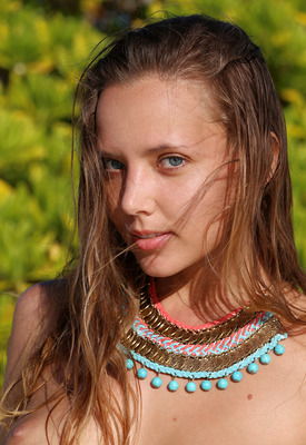Katya Clover Photo 10 of 20