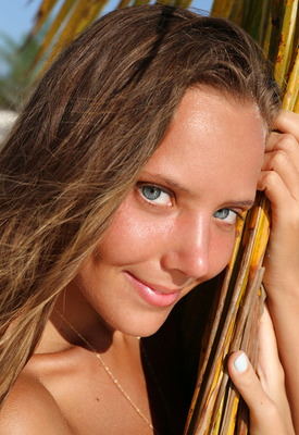 Katya Clover Photo 18 of 20