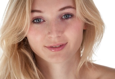 Leona Honey in Renies by Met-Art