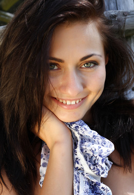 Michaela Isizzu Photo 18 of 20