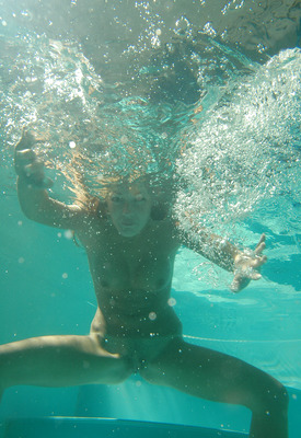 Underwater Apnea by Met-Art