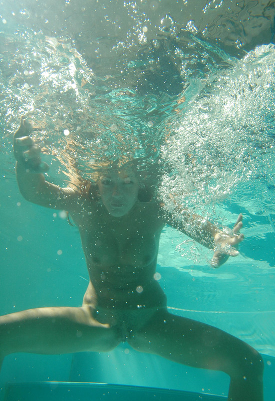 Underwater Apnea by Met-Art