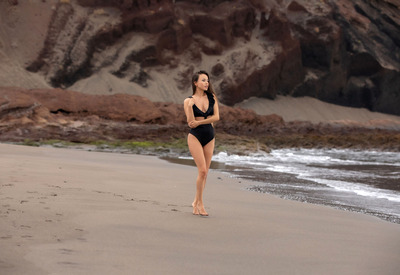 Li Moon in Sunset Sand by Met-Art