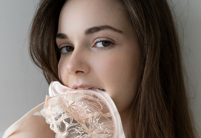 Purr Simona in Sweet Apples by Met-Art