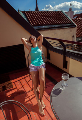 Onorin in Luntuna by Met-Art