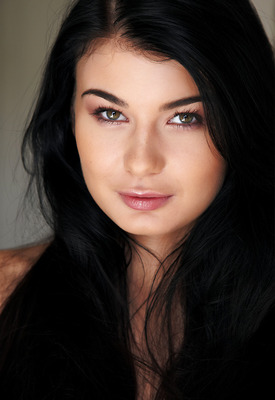 Lucy Li Photo 3 of 12