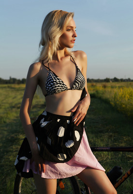 Kira W in Boaly by Met-Art