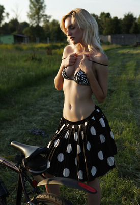 Kira W in Boaly by Met-Art