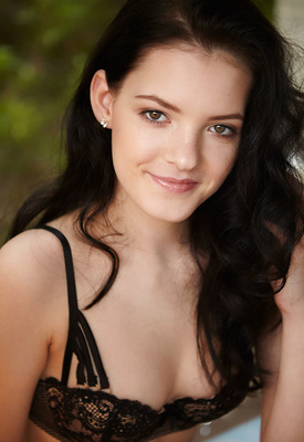 Anie Darling Photo 10 of 12