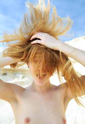 Alice May Photo 14 of 20