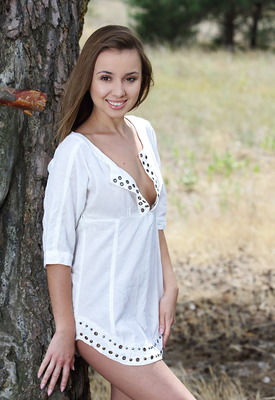 Linda Chase Photo 1 of 20