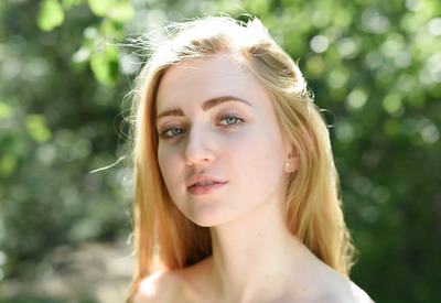 Presenting Lena Flora by Met-Art