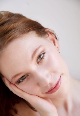 Maya Sinn Photo 2 of 13