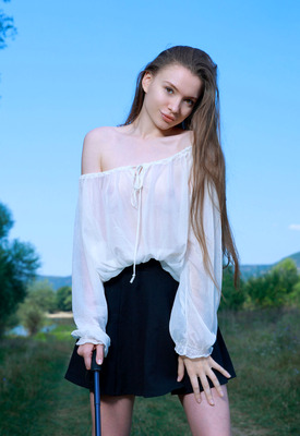 Dariana Photo 9 of 11